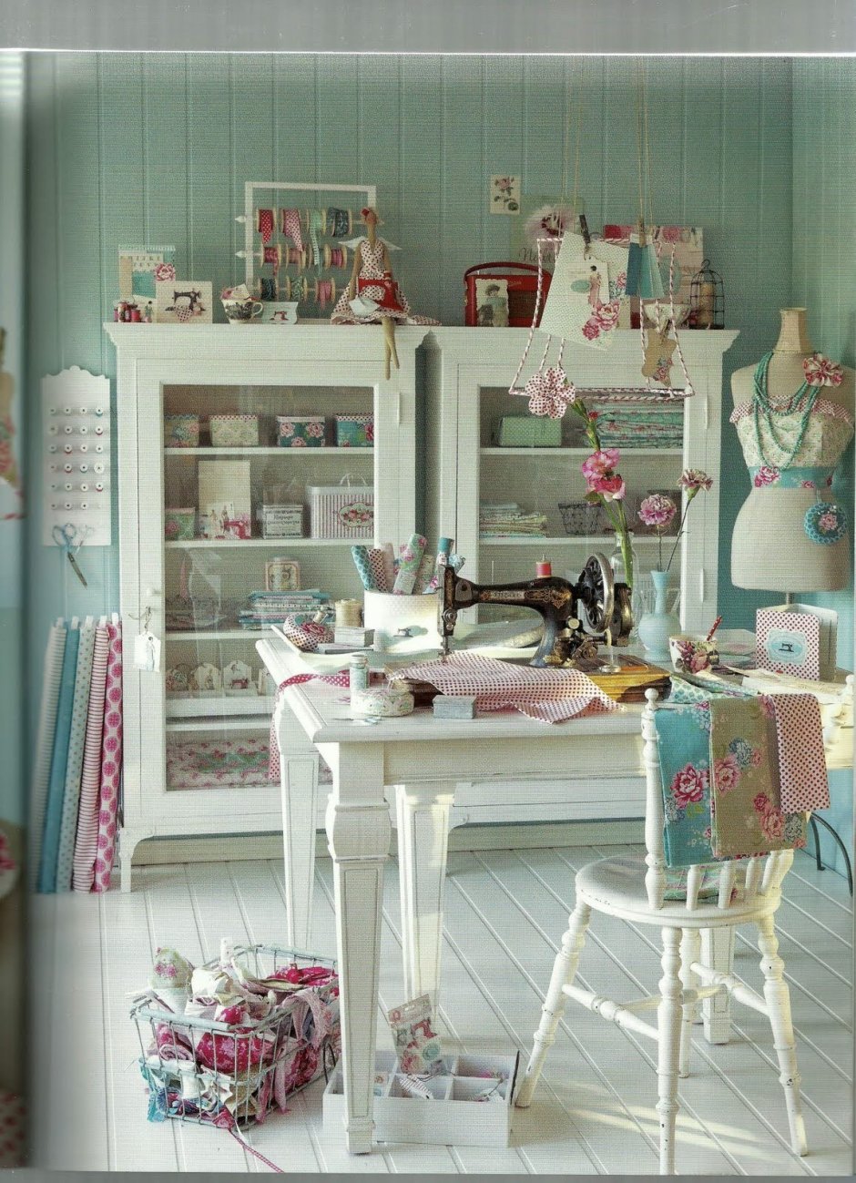 Творческий уголок рукодельницы