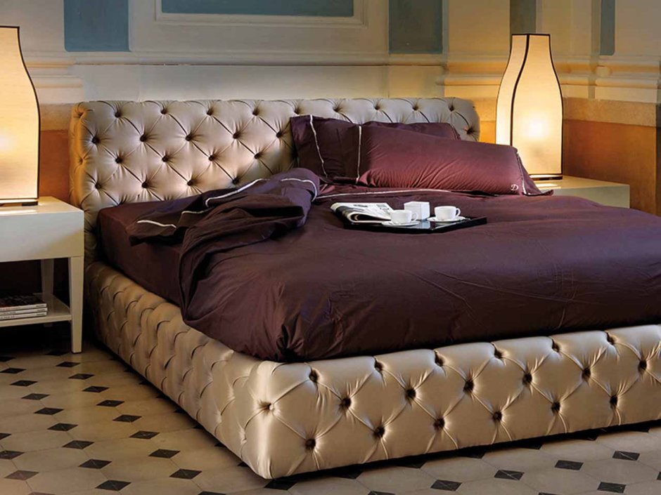 Итальянская кровать с каретной стяжкой
