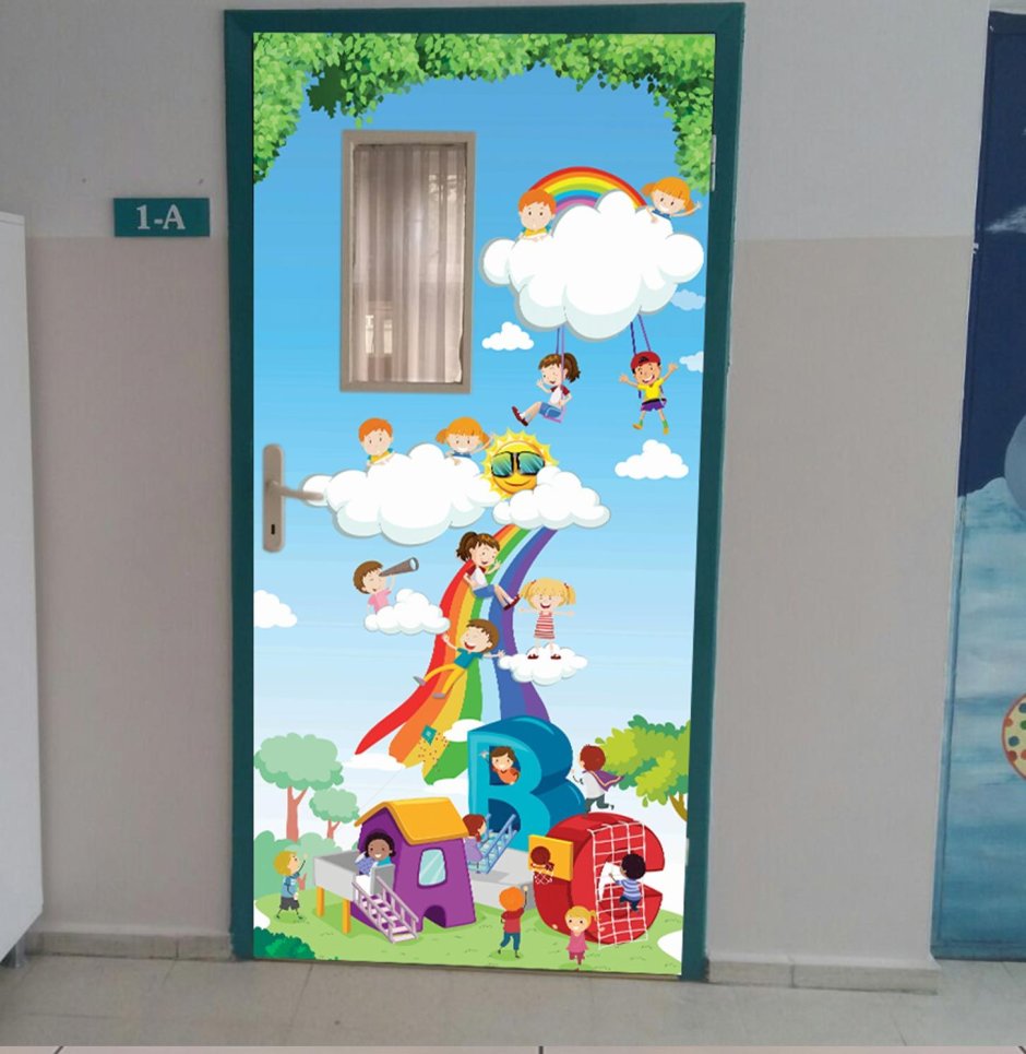 Дверь в спальню в детском саду