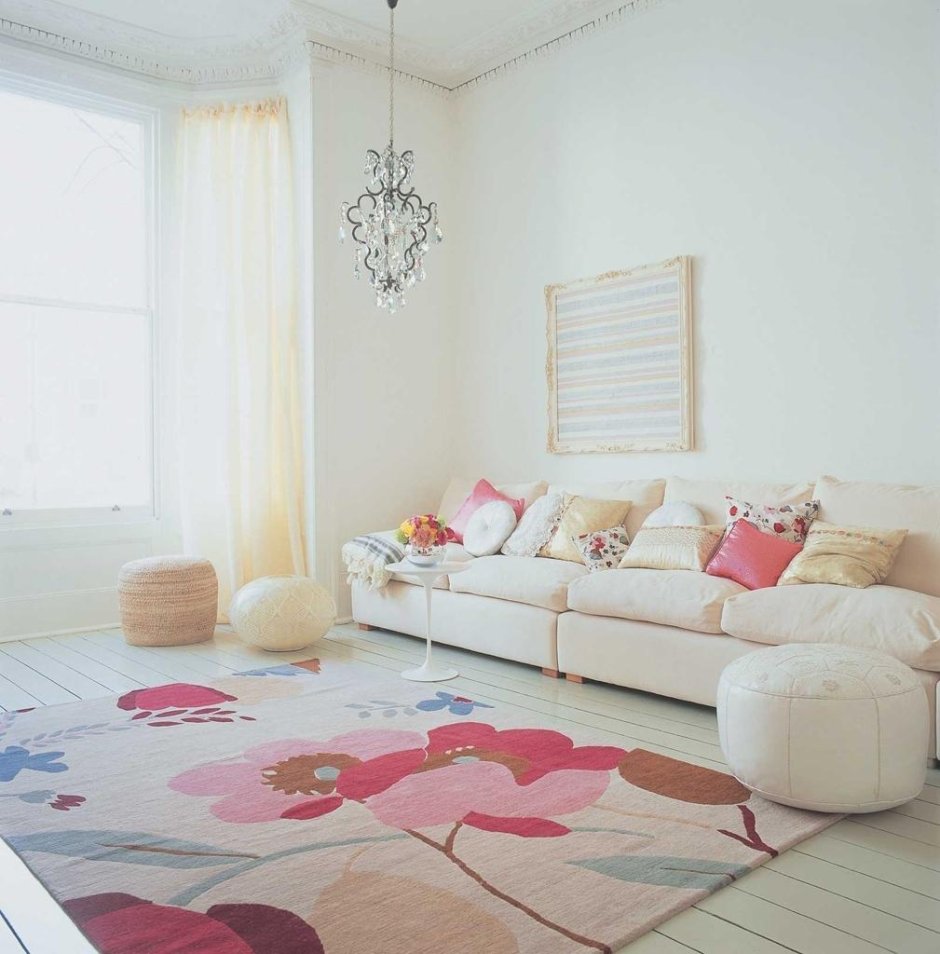Дизайн светлой комнаты с диваном (68 фото)