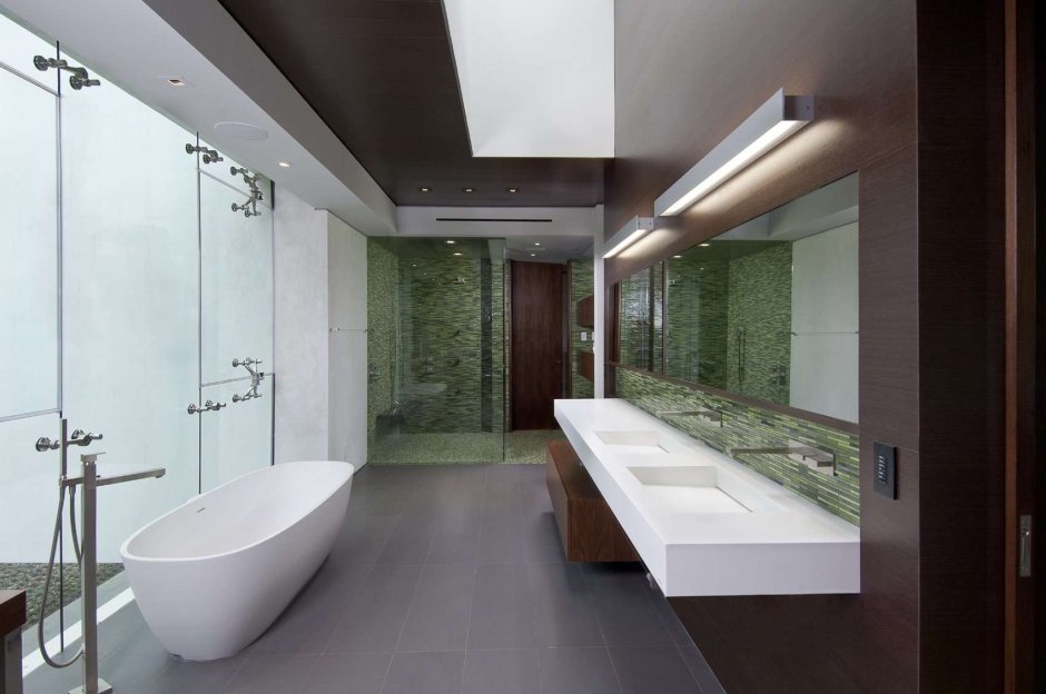 Современная ванная комната в частном доме