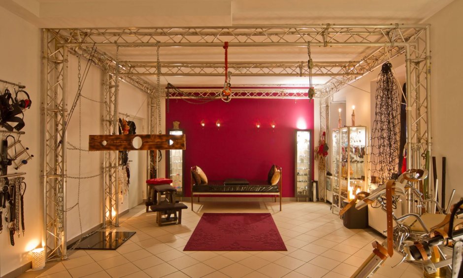 Красная комната для ролевых игр