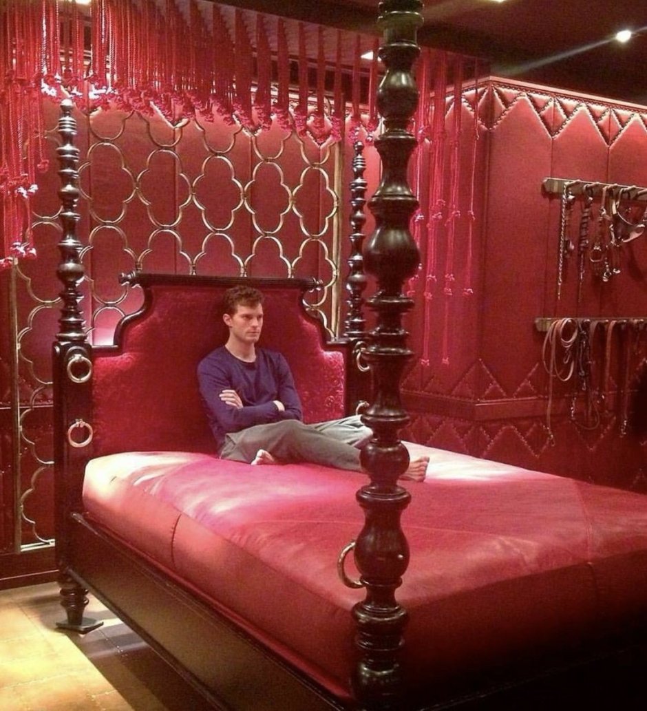 50 Оттенков серого, красная комната Кристиана Грея