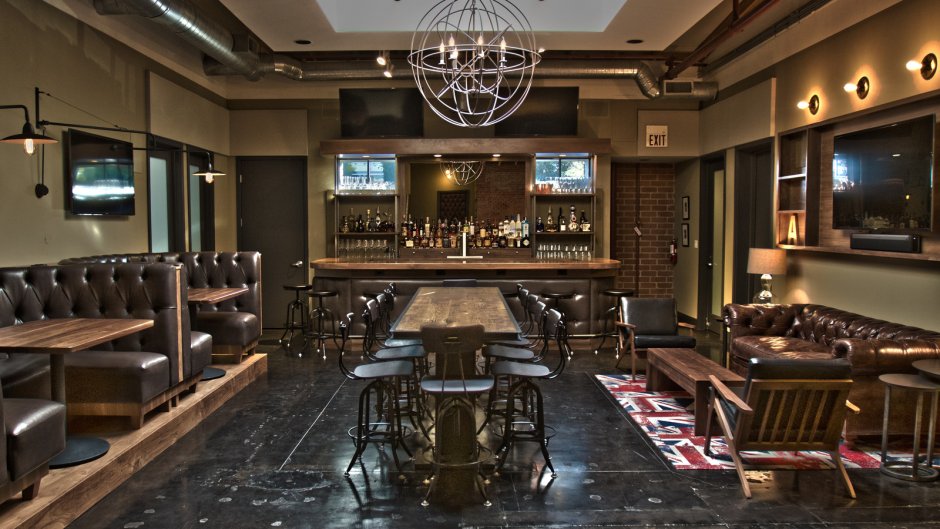 Бар в чёрном свете