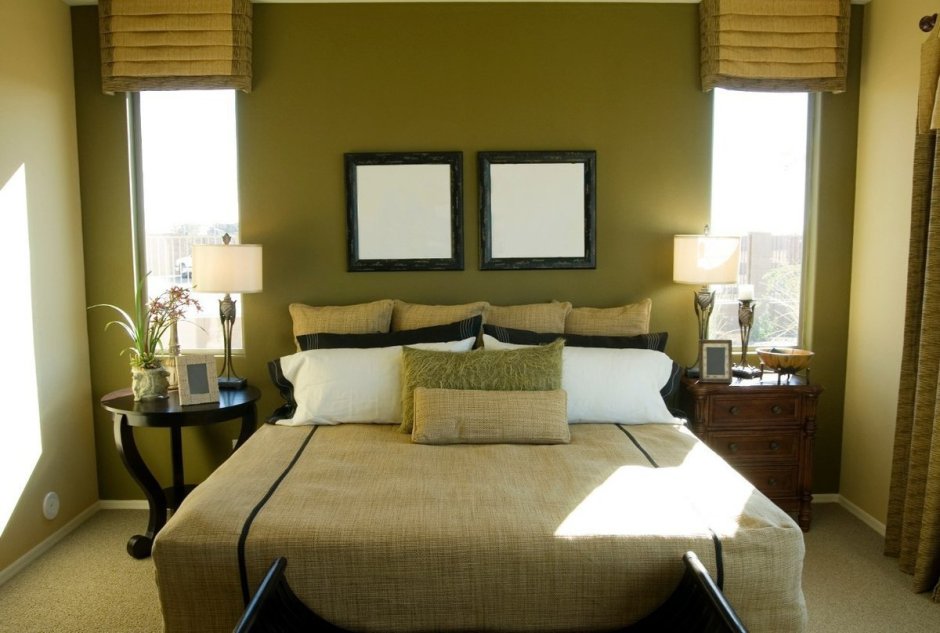 Стены цвета хаки в спальне