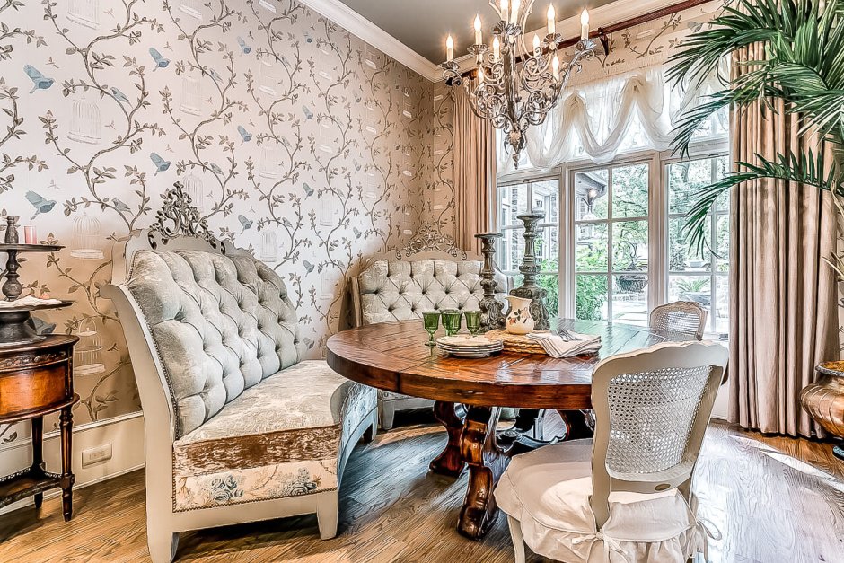 Колониальный стиль Тони Джонса