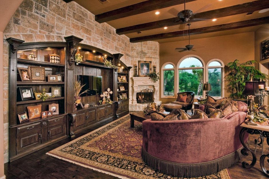 Зеркало камин кресло столик