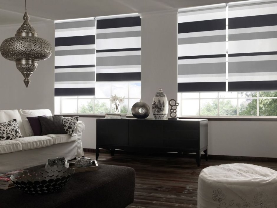 Жалюзи в комнату на окно