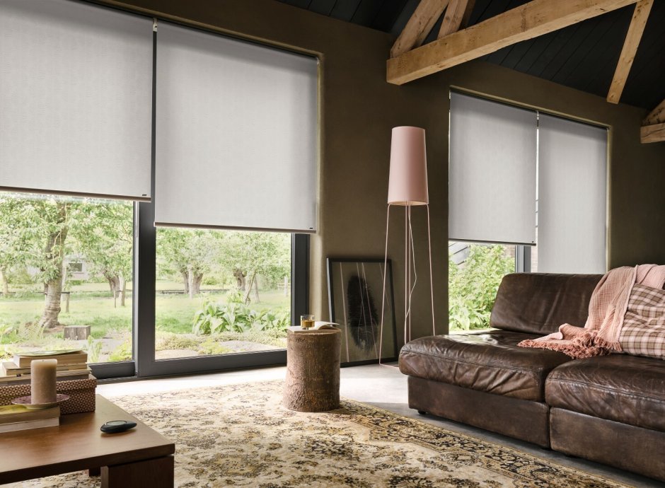 Жалюзи в интерьере спальни