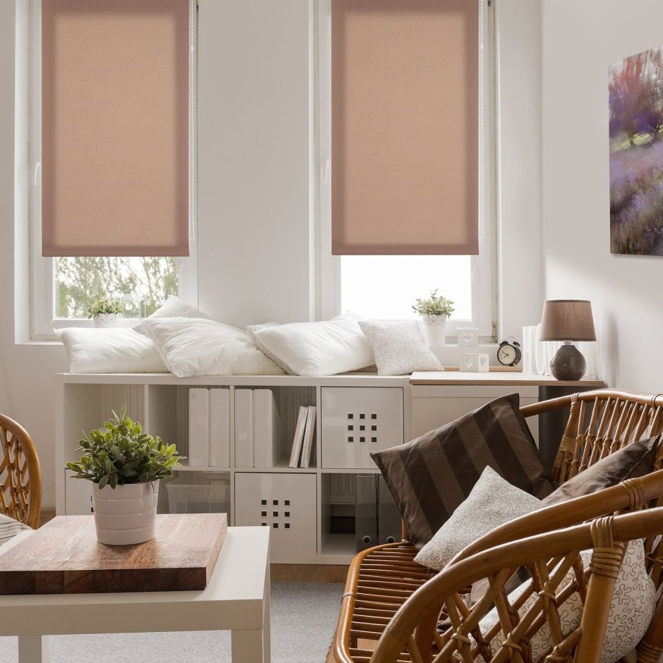 Синие рулонные шторы в интерьере