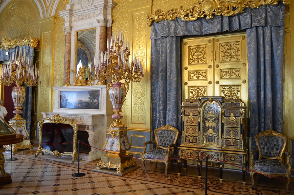 Георгиевский (большой Тронный) зал зимнего дворца