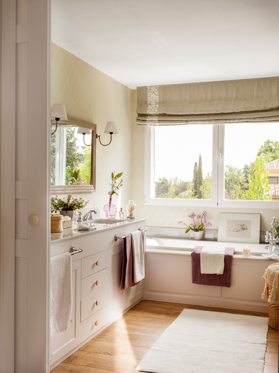 Мебель в маленькую ванную комнату