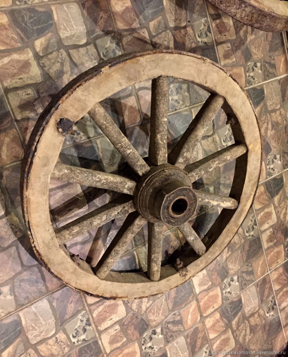 Потолочная люстра колесо от телеги