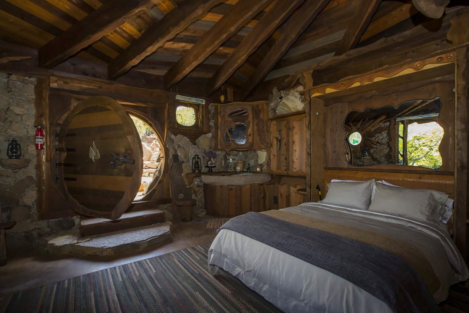 Hobbit Treehouse, США