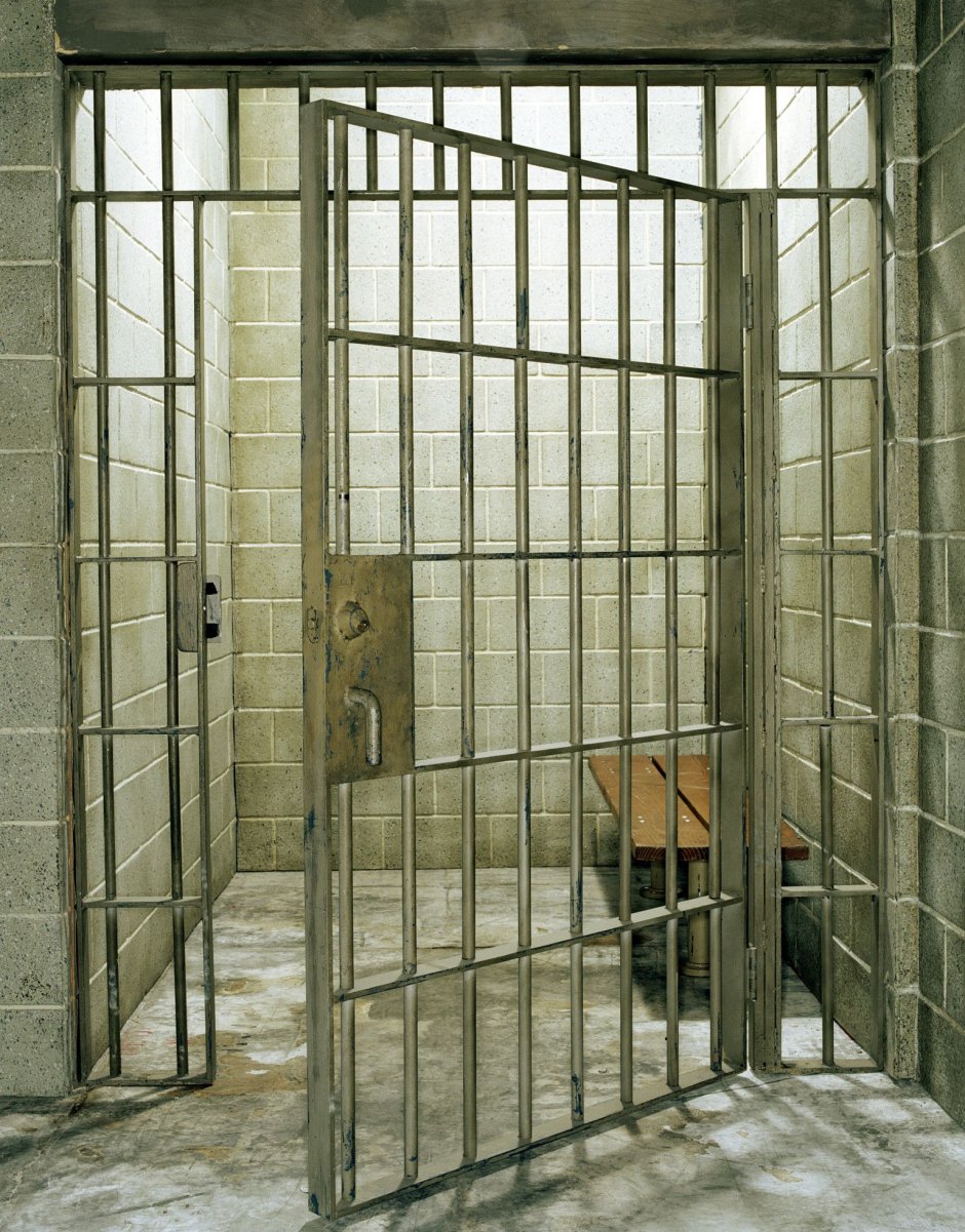 Решетка тюрьмы фото
