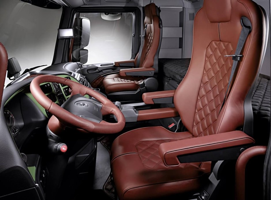 Scania Black Griffin 2018