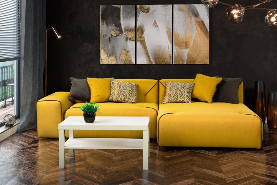 Желтый диван в сером интерьере (57 фото)