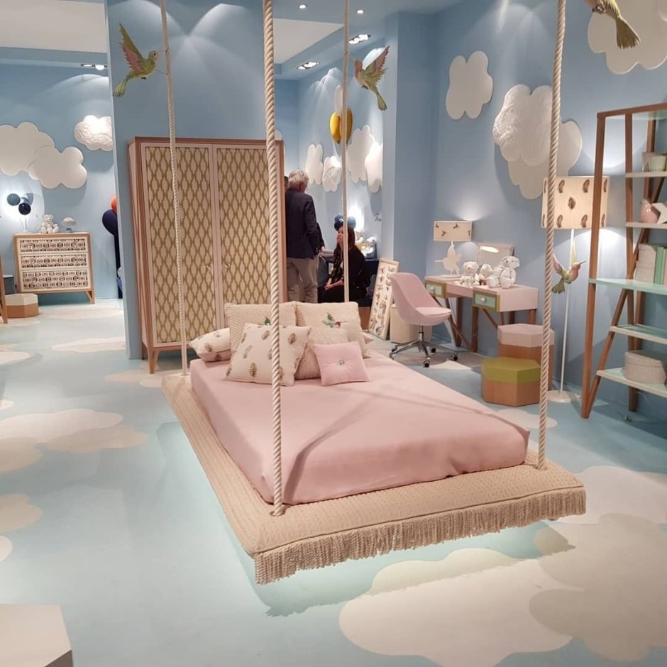 Огромная комната для девочки