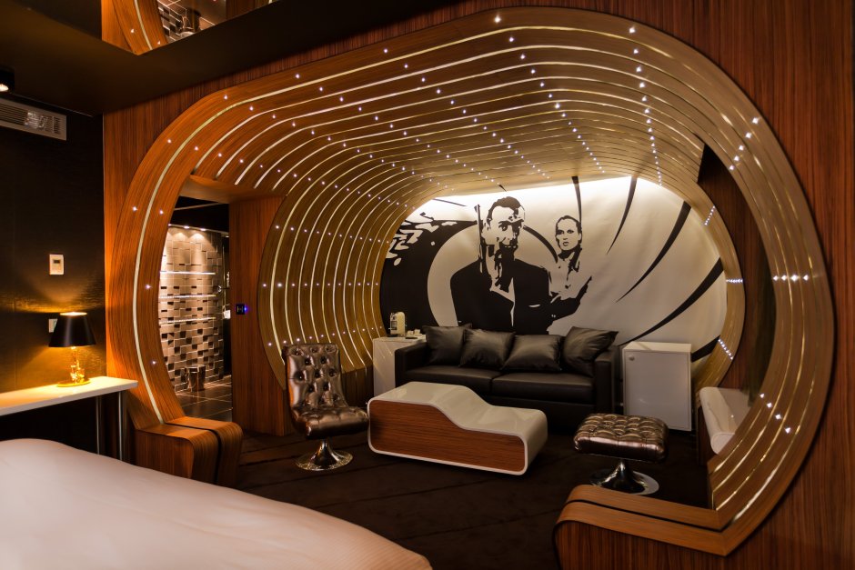 Джеймс Бонд интерьеры