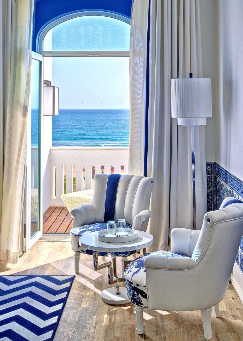 Спальня в греческом стиле бело-голубая