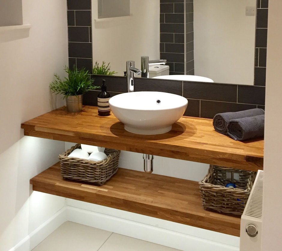 Ванные комнаты с деревянной столешницей