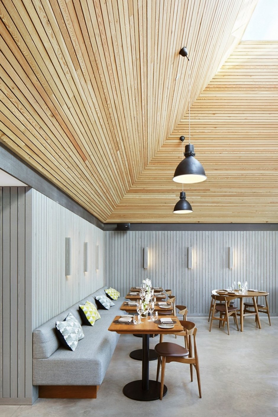 Потолок из вагонки