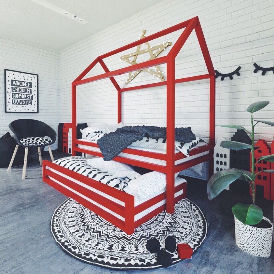 Кровать домик красный