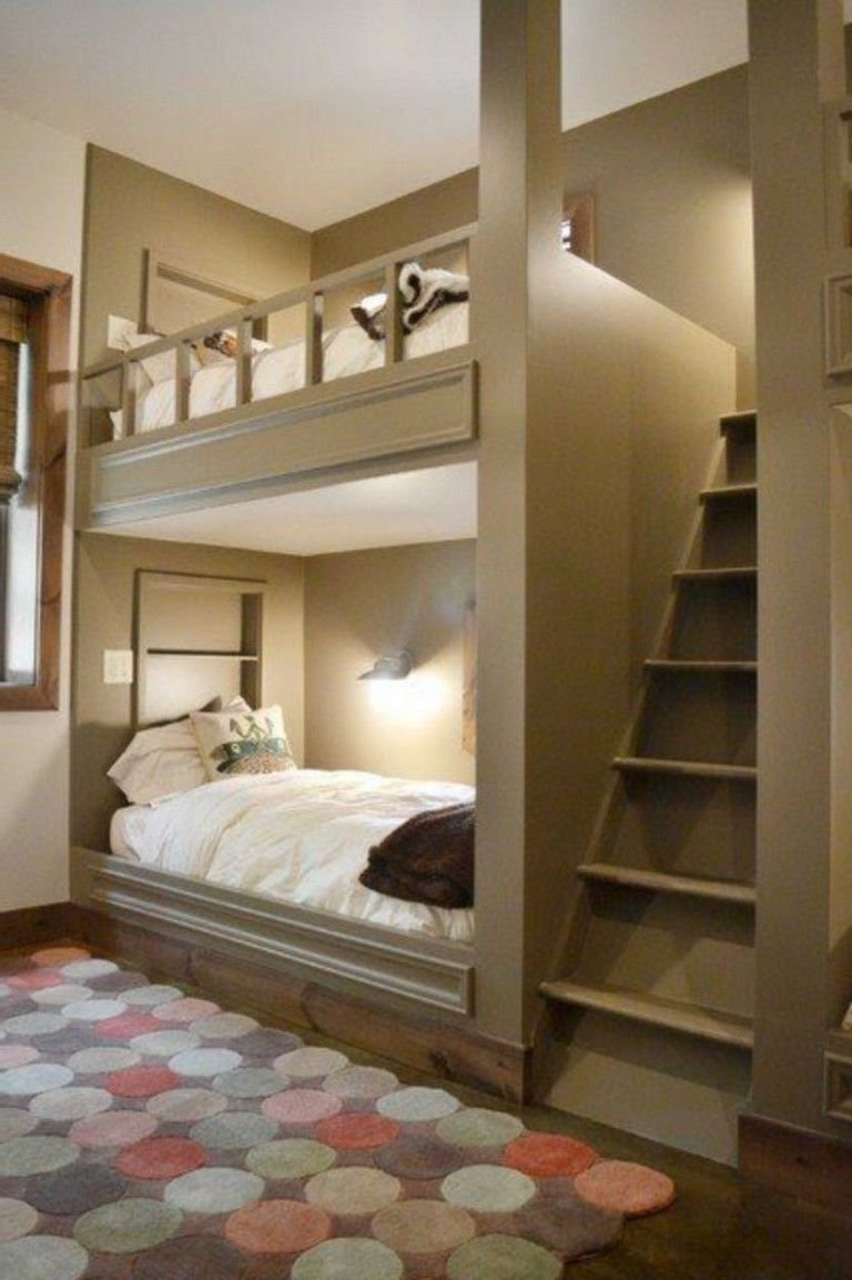 Двухэтажная кровать для взрослых