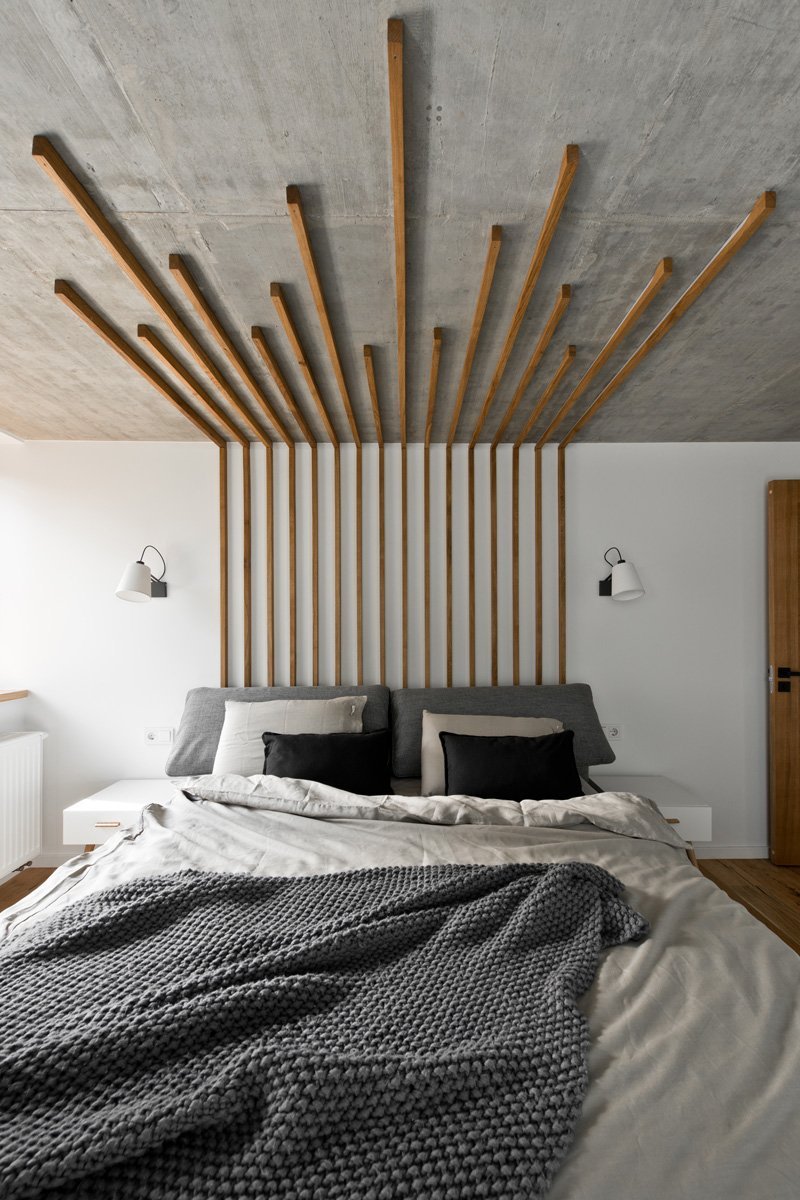 Декоративные деревянные рейки в спальню
