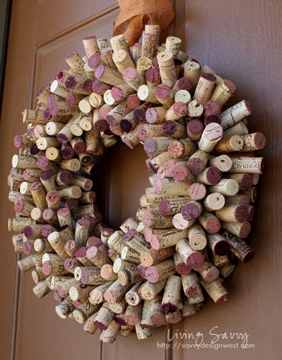Новогодний декор из пробок от вина