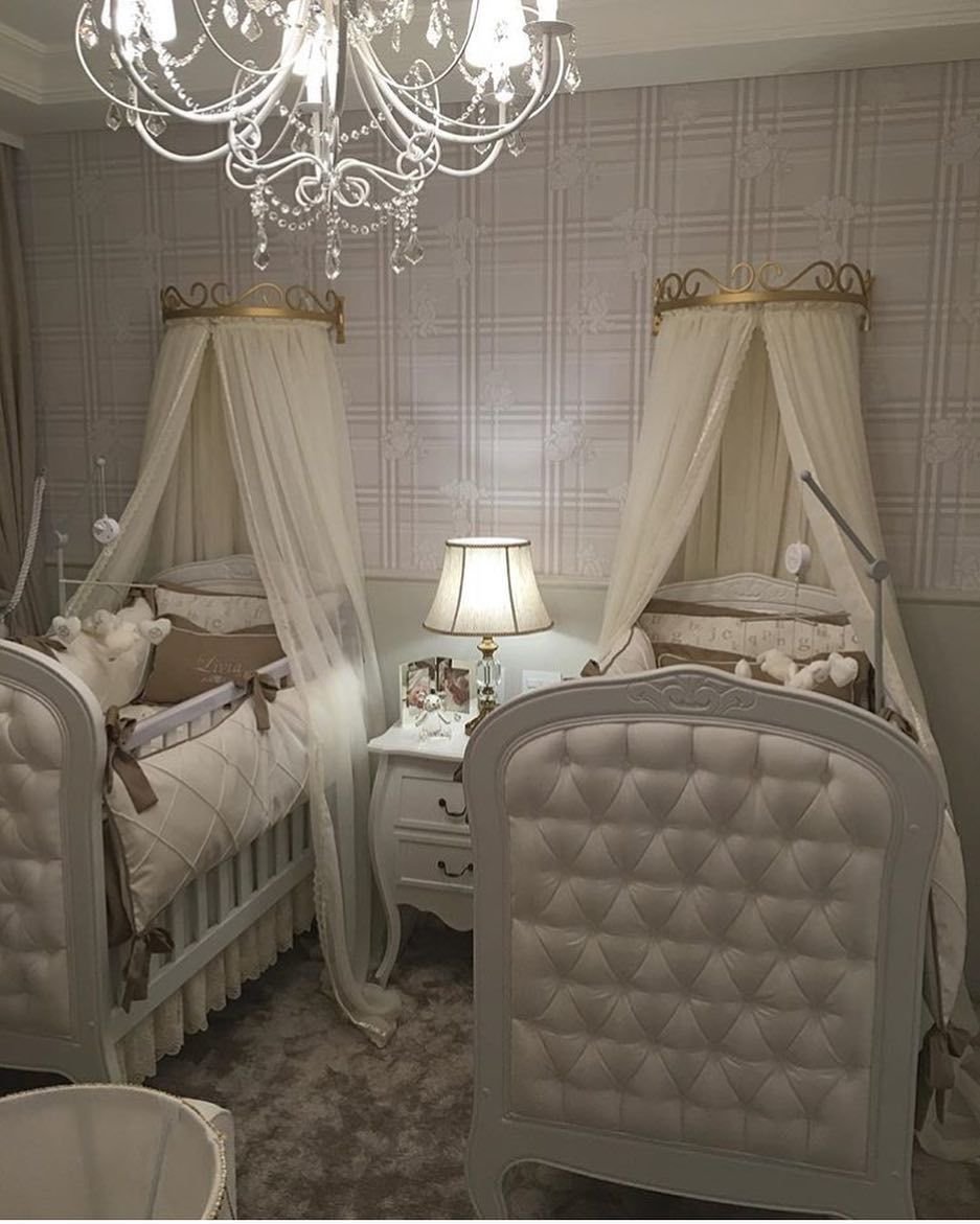 Спальня для новорожденных двойняшек