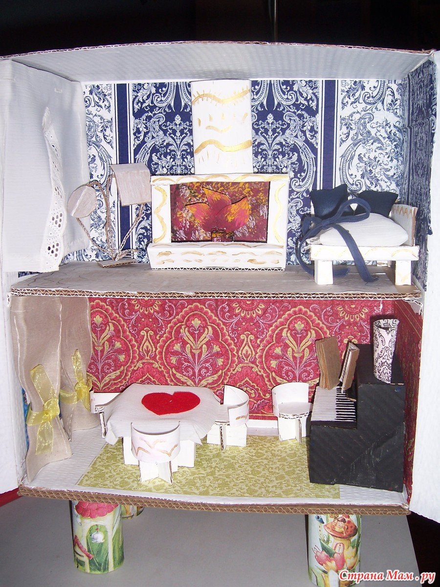 Спальня в кукольном домике