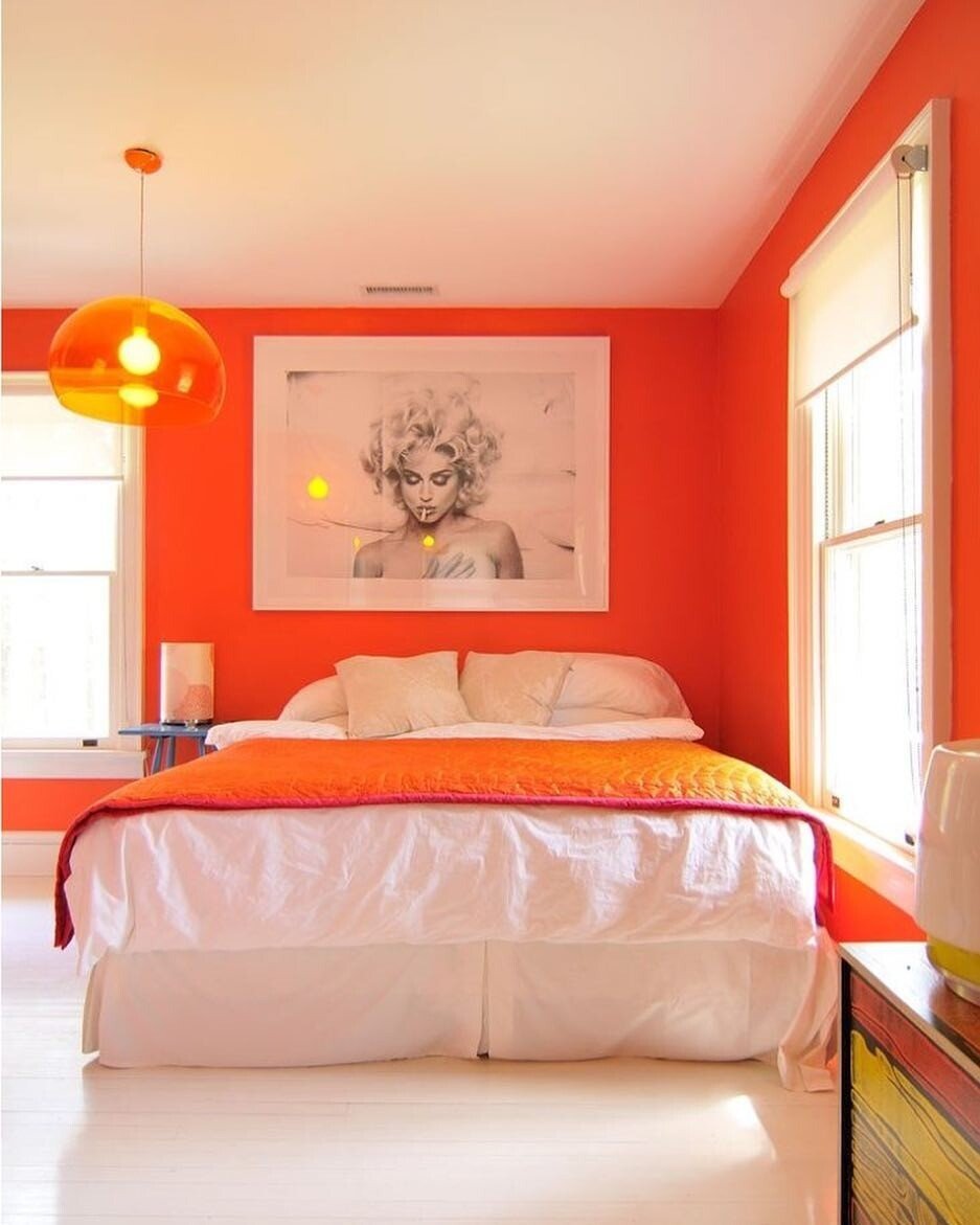 Мультяшные оранжевые комнаты