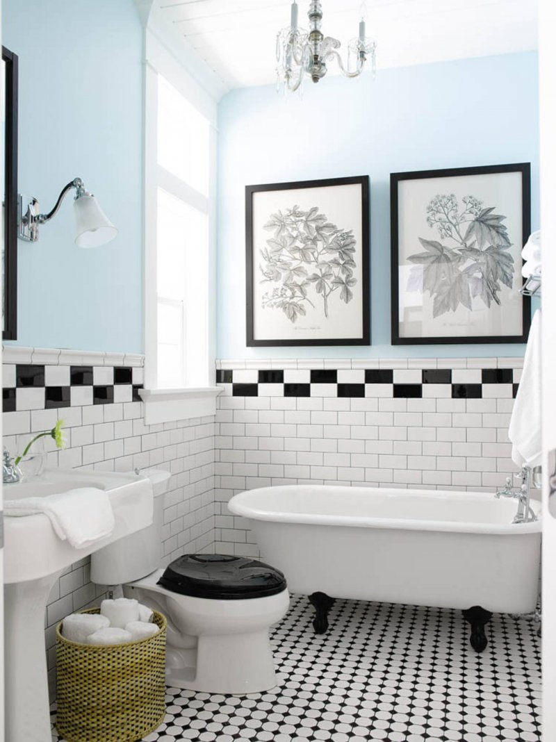 Бело черная ванная комната