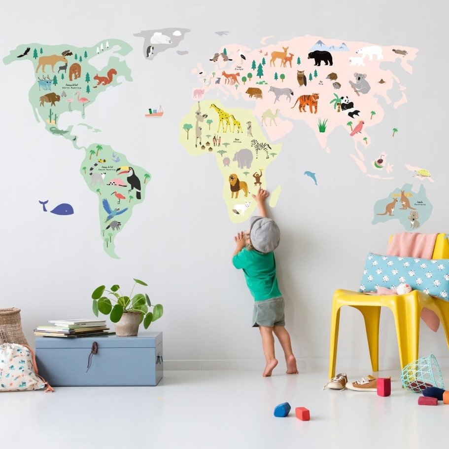 Роспись стен в детской карта мира