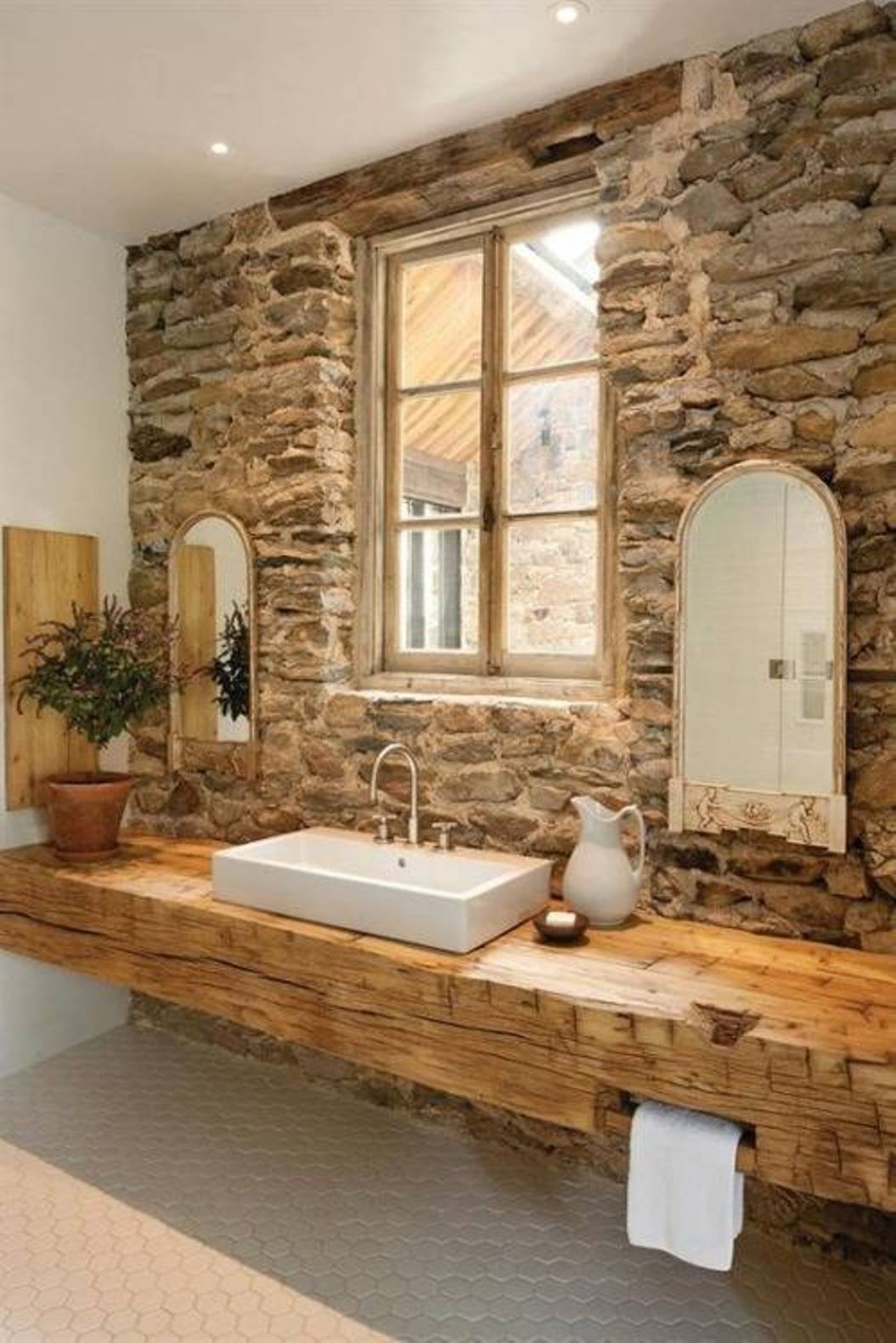 Плитка для ванной камень. Отделка ванной комнаты камнем. Натуральный камень в интерьере. Отделка комнаты декоративным камнем. Дерево в интерьере ванной комнаты.