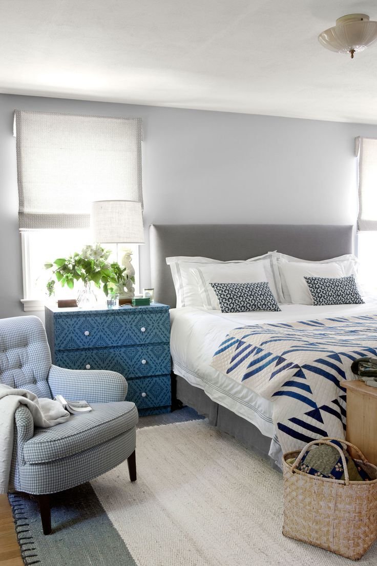 Серо синий цвет в интерьере спальни (90 фото)