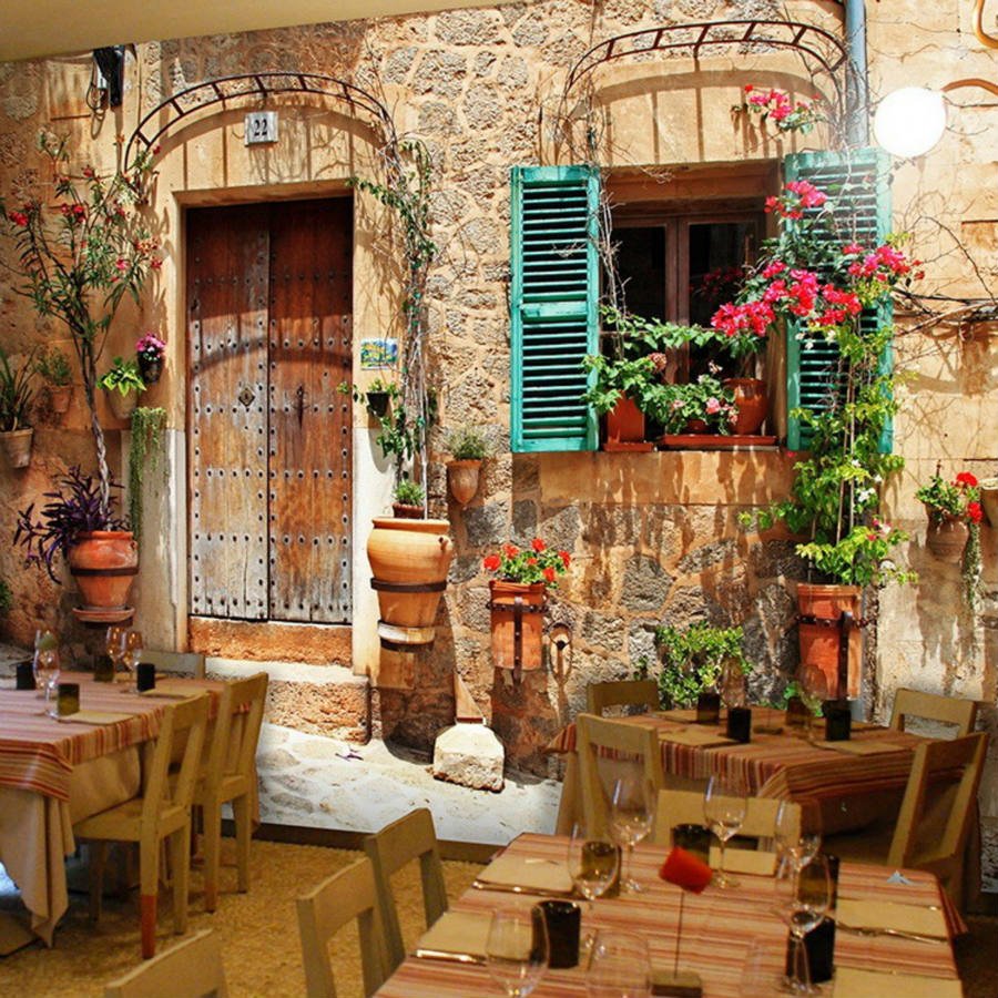 Уличное кафе в итальянском стиле