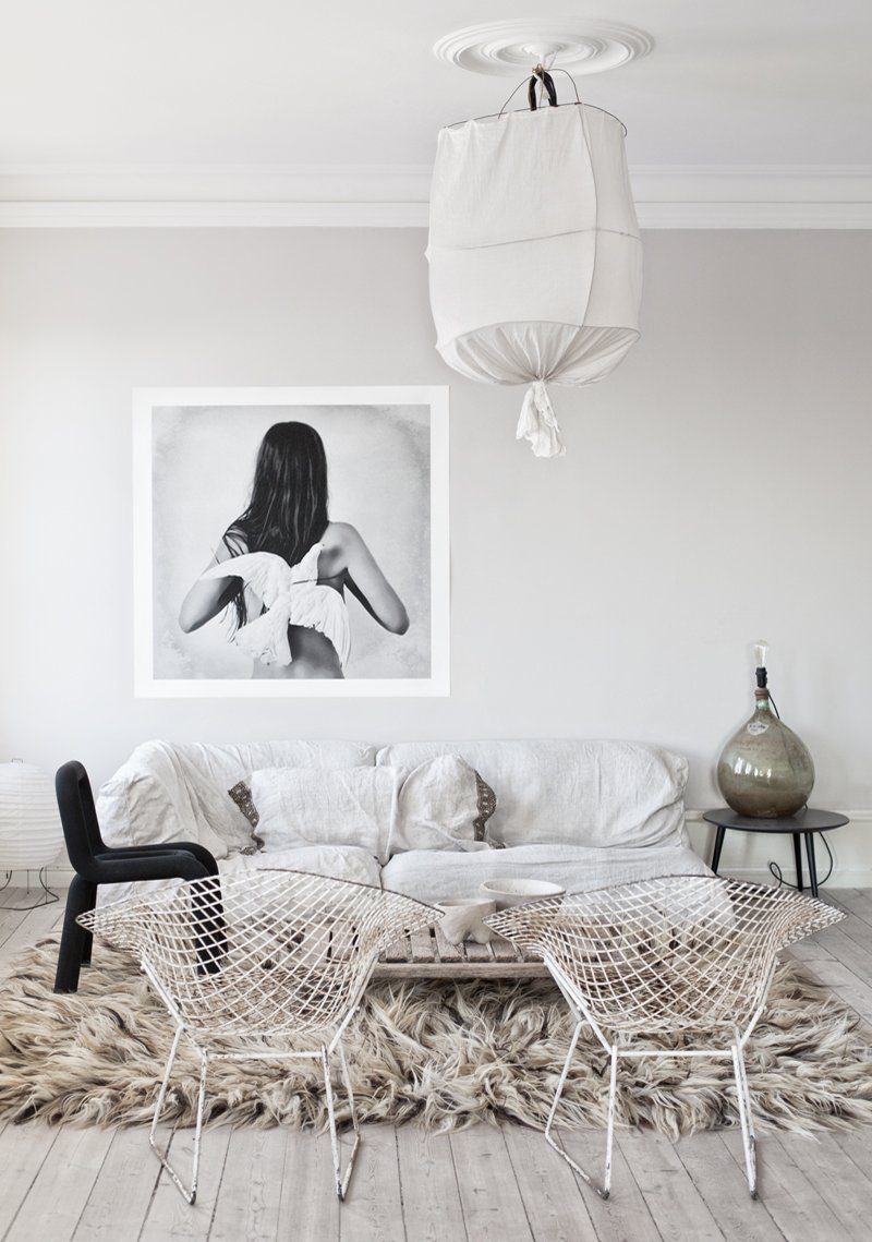 Белые картины в интерьере