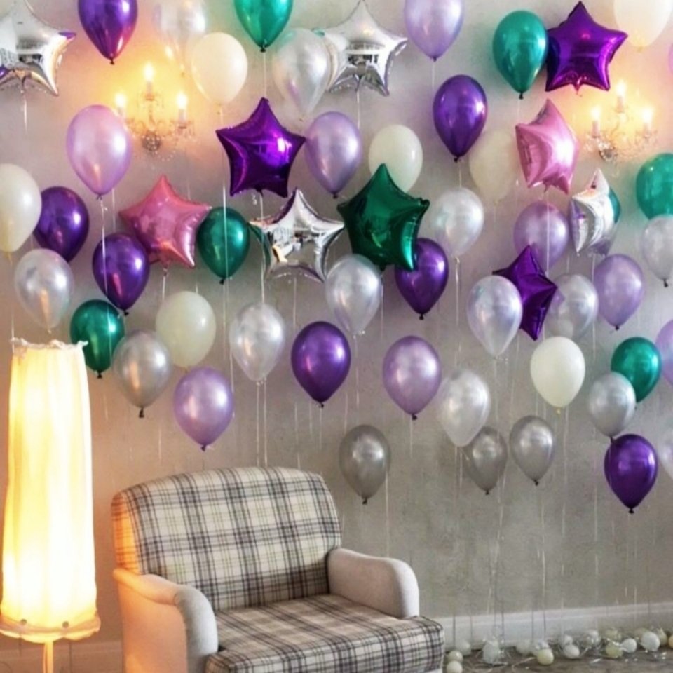 Как украсить шариками день рождения. Украшение шарами. Украшение комнаты шарами. Украшение комнаты шарами на день рождения. Воздушные шары в комнате.