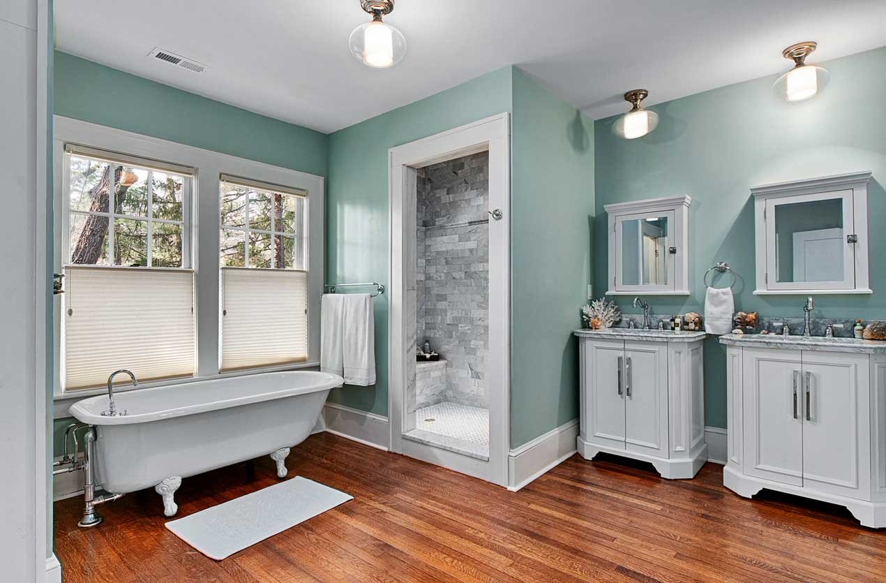 Ремонт ванной комнаты краской фото