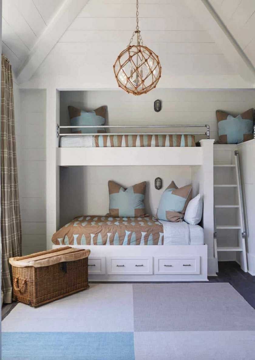Комната с двухъярусной кроватью