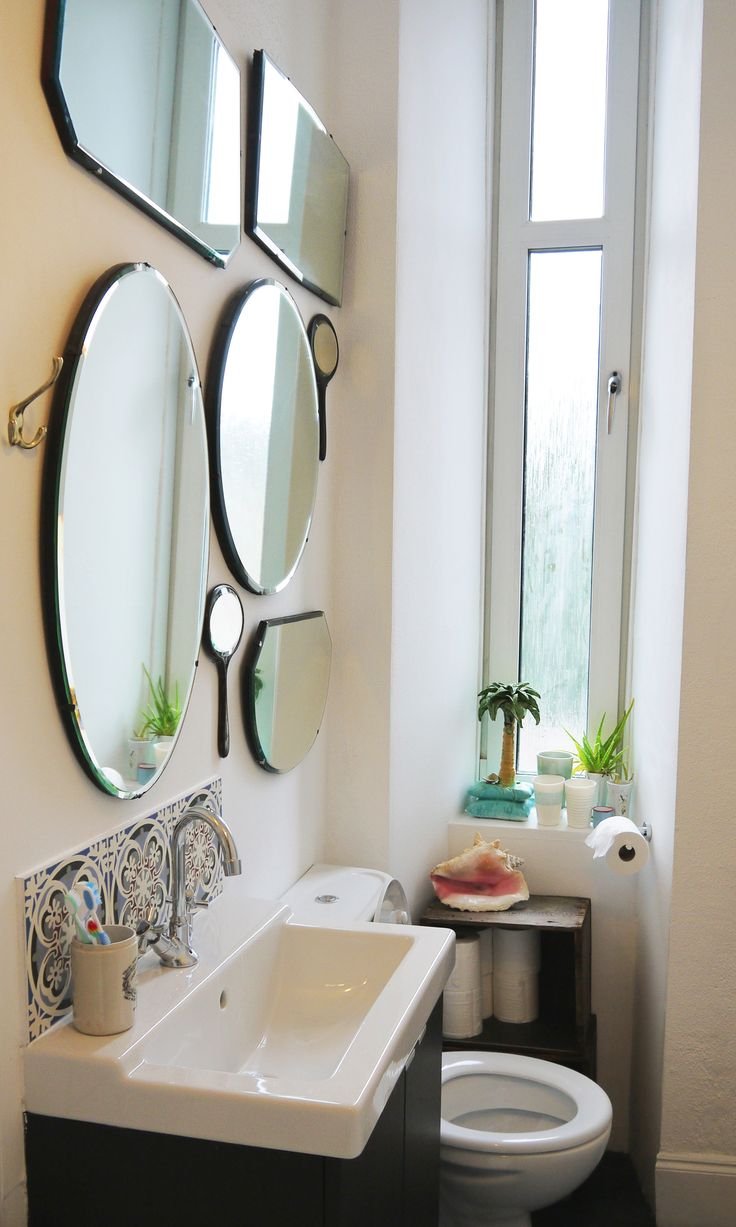 Ассиметричное зеркало для ванной комнаты