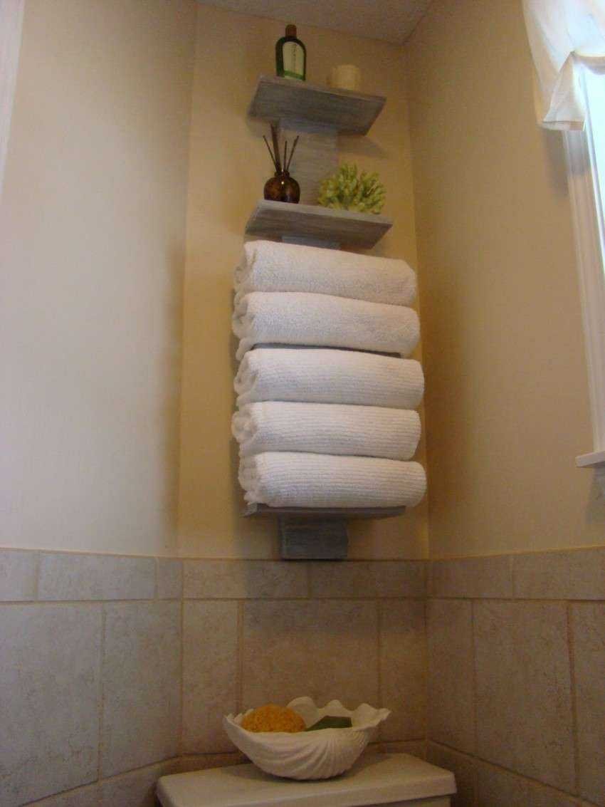 Полки для хранения полотенец в бане