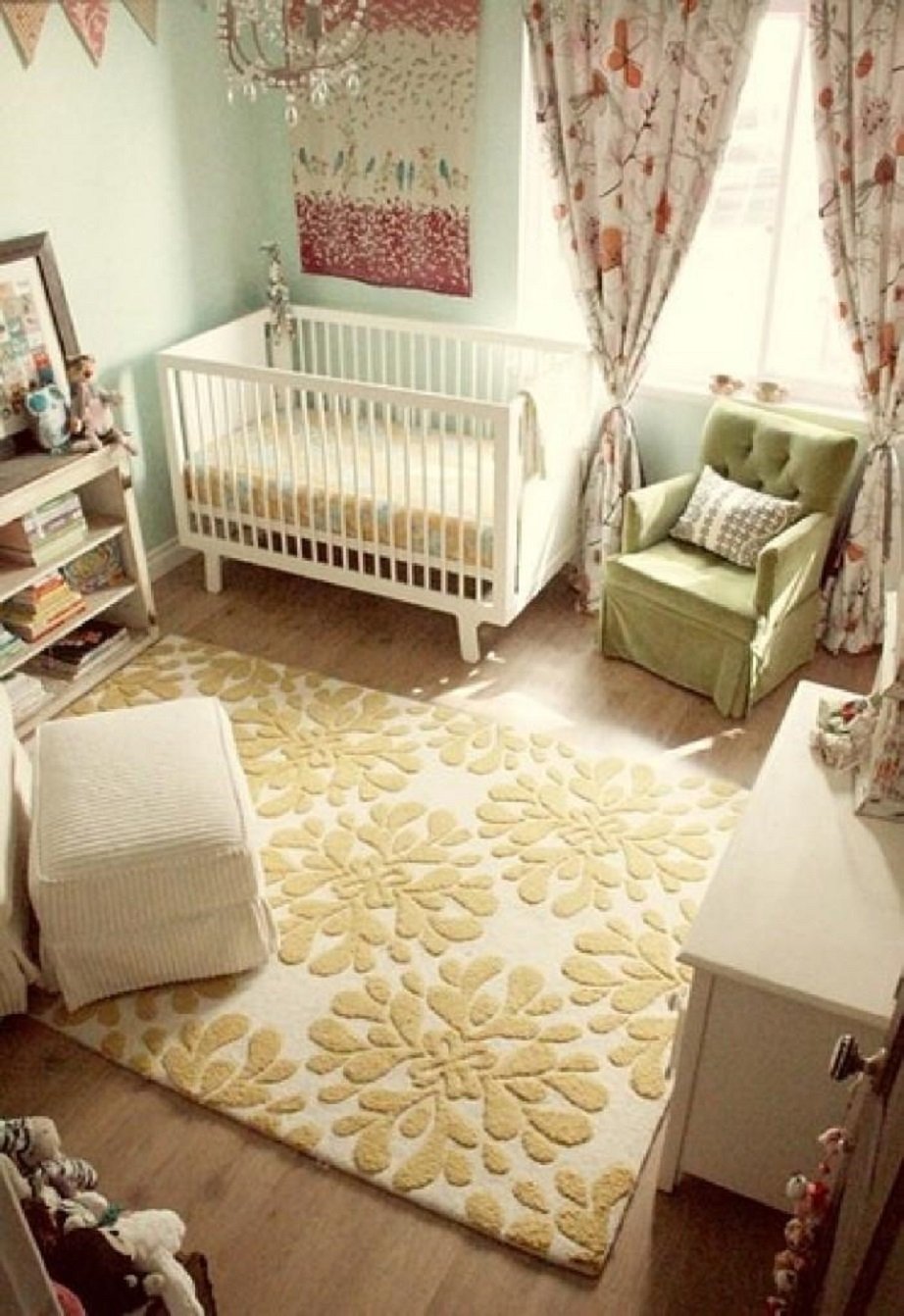 Детская комната для новорожденных и родителей