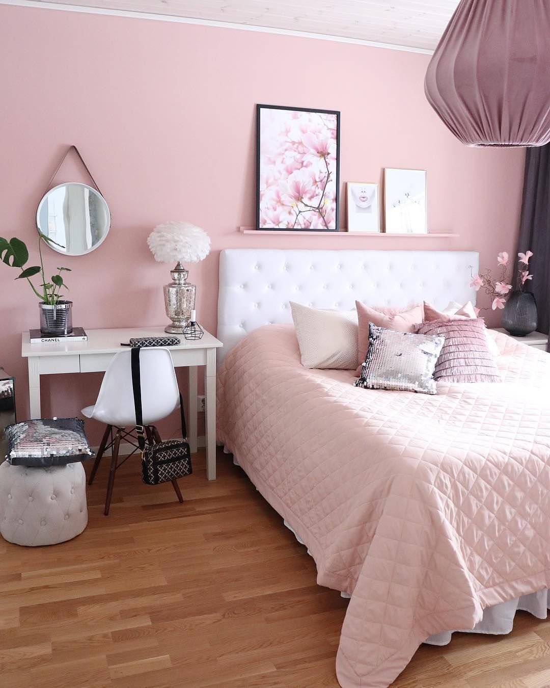 Спальня в розовых тонах. Розовая спальня. Сочетание розового в интерьере. Светло розовые стены.