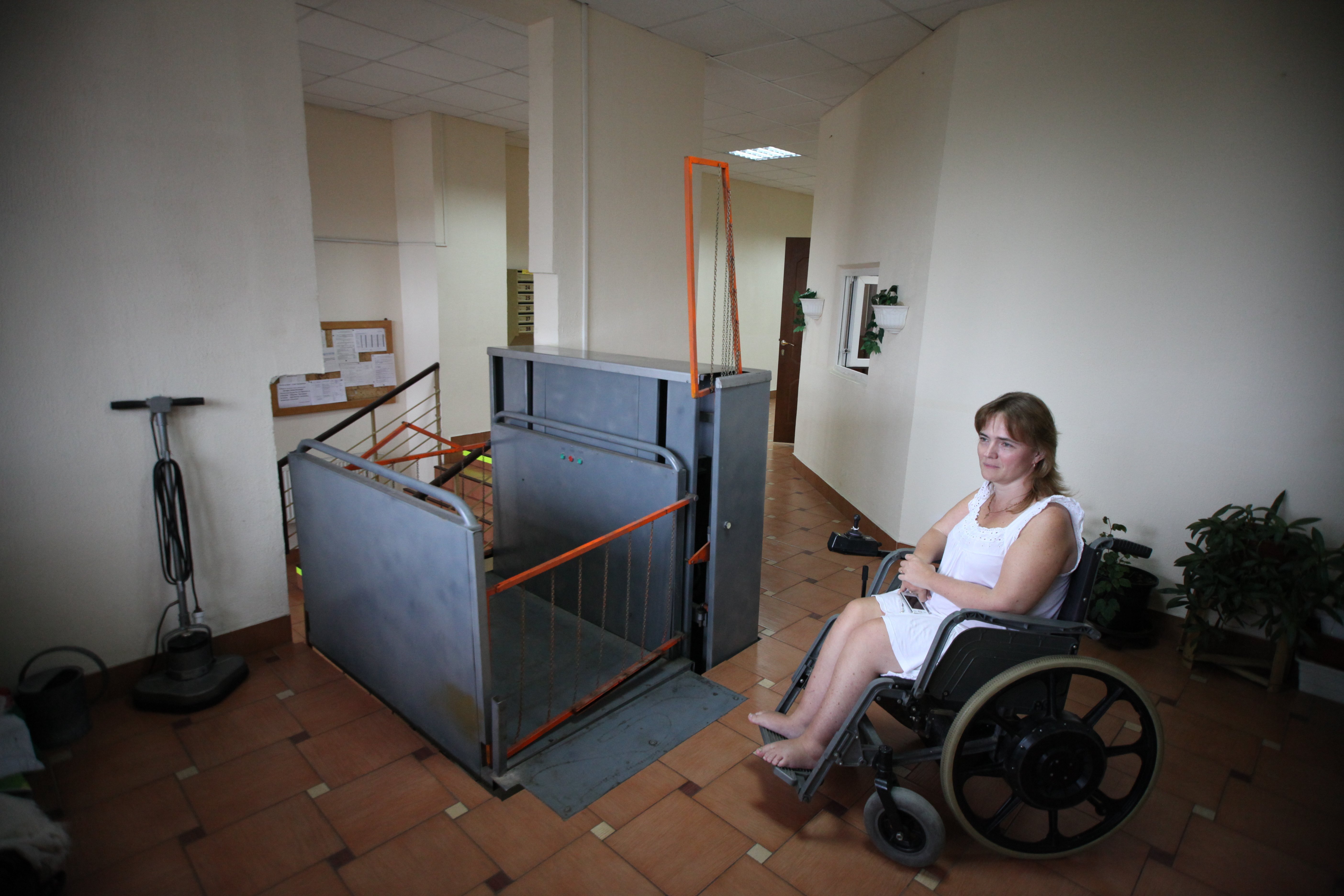 Приватизируемая квартира инвалид. Комната для инвалидов. Оборудовать квартиру для инвалида. Спальня для инвалида колясочника. Комната для инвалида колясочника.