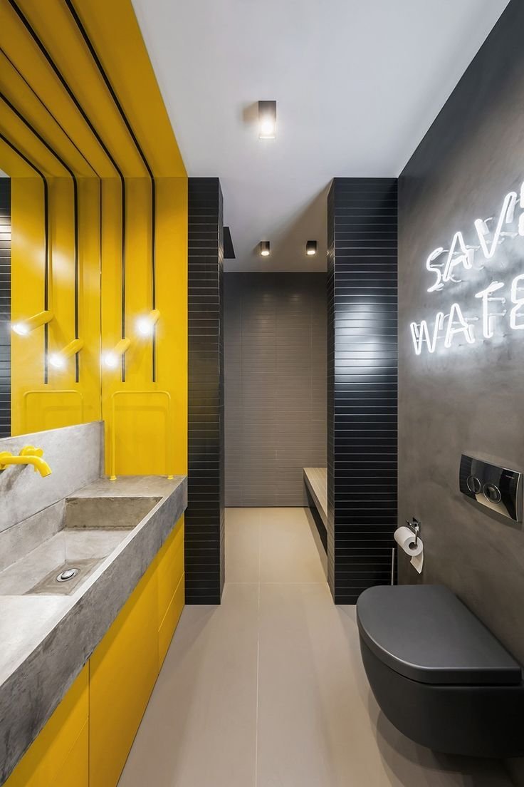 Серо желтая ванная комната