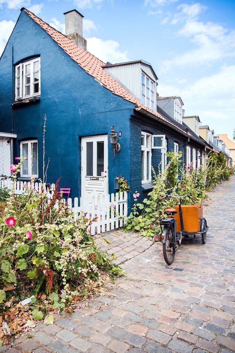 Домики в Дании разноцветные