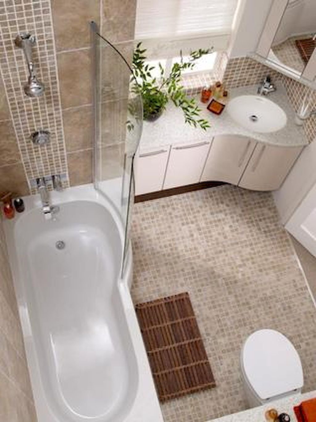Ванная комната дизайн мал размер. Ванач Комта не большая. Малогабаритные Ванные комнаты. Обустройство небольшой ванной комнаты. Небольшая ванная комната.